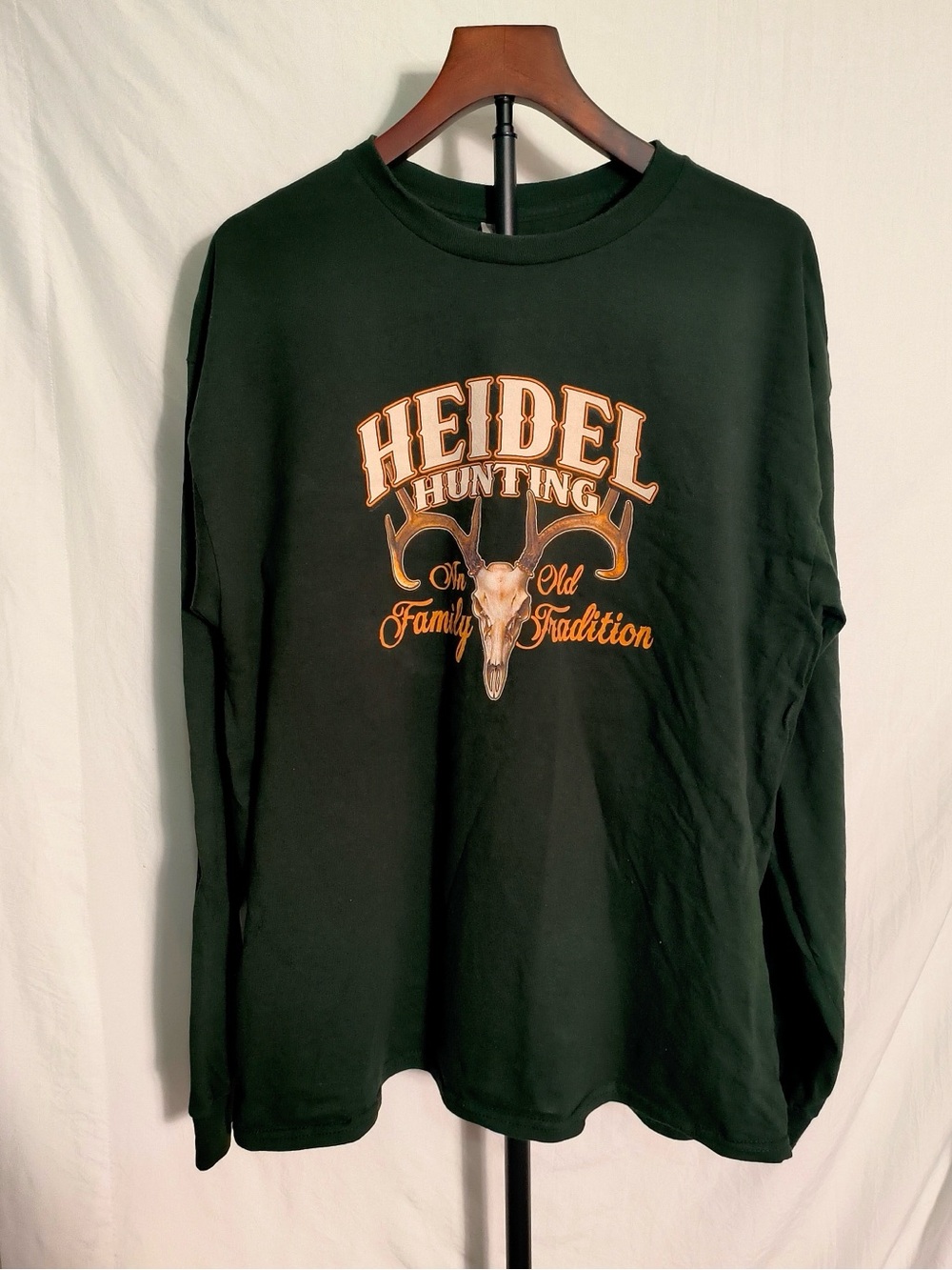 Gildan Hunting Shirt XL Deer Skull Buck Antlers Long Sleeve Hunter Green Tee